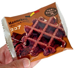 Japan Manneken Belgian Waffle Rosen Cocoa Waffle 1 Piece × 6 bags