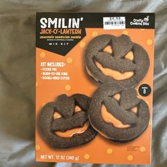 12oz Smilin’ Jack-O’-Lantern Halloween Cookie Mix Kit – Mix, Icing, Cutters 15z