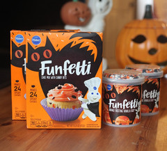 Pillsbury Spooky Funfetti Cake Mix w Candy Bits Frosting Halloween EXP ’26 & ’27