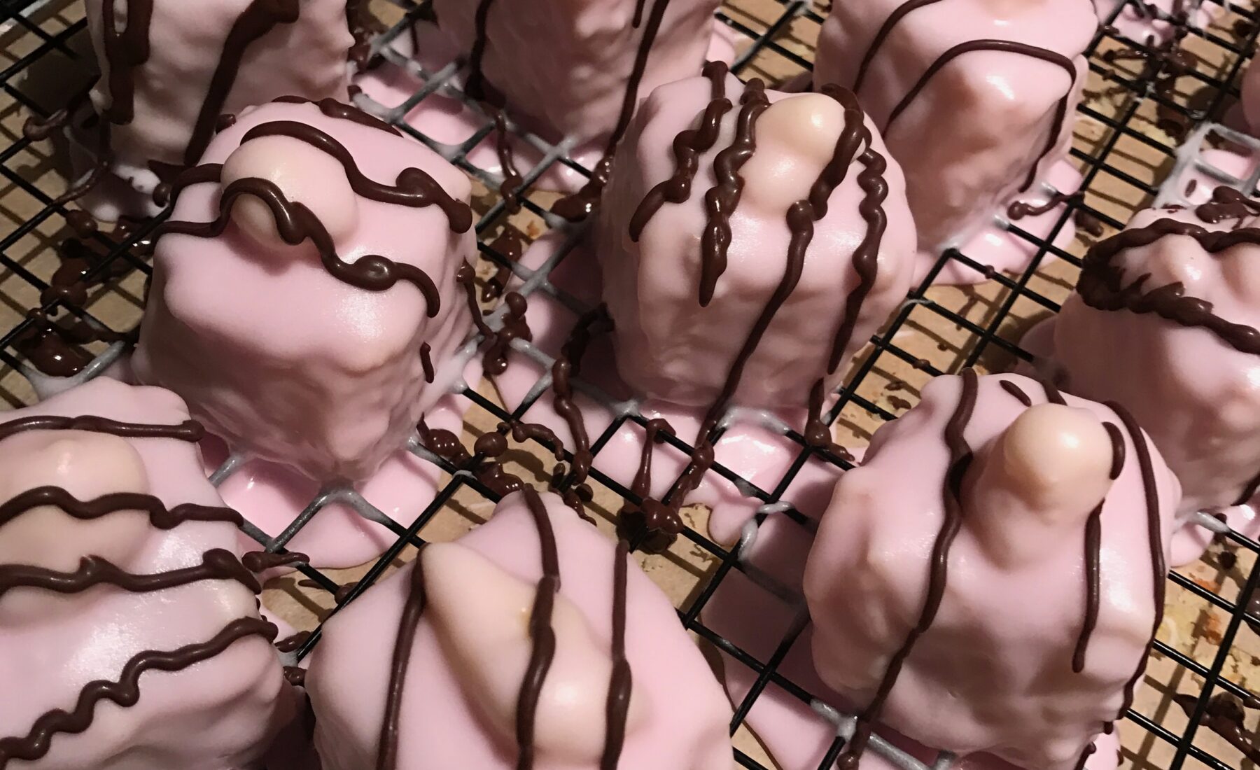 Fondant fancies