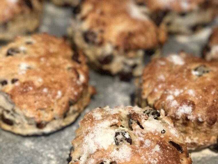 Raisin scones