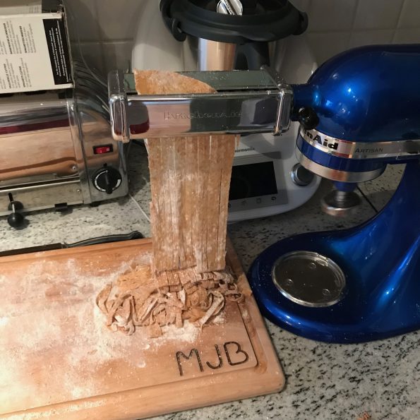 Cutting the pasta